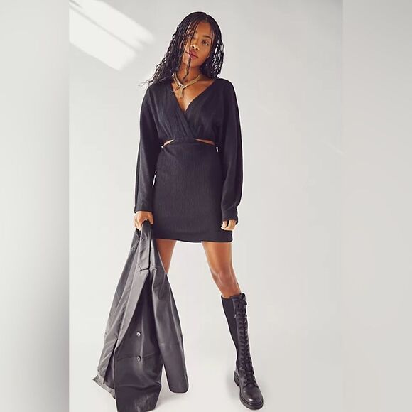 NWOT- Free People Beach Stasia Cut Out Long-Sleeve Mini Dress Size Large - Picture 1 of 2